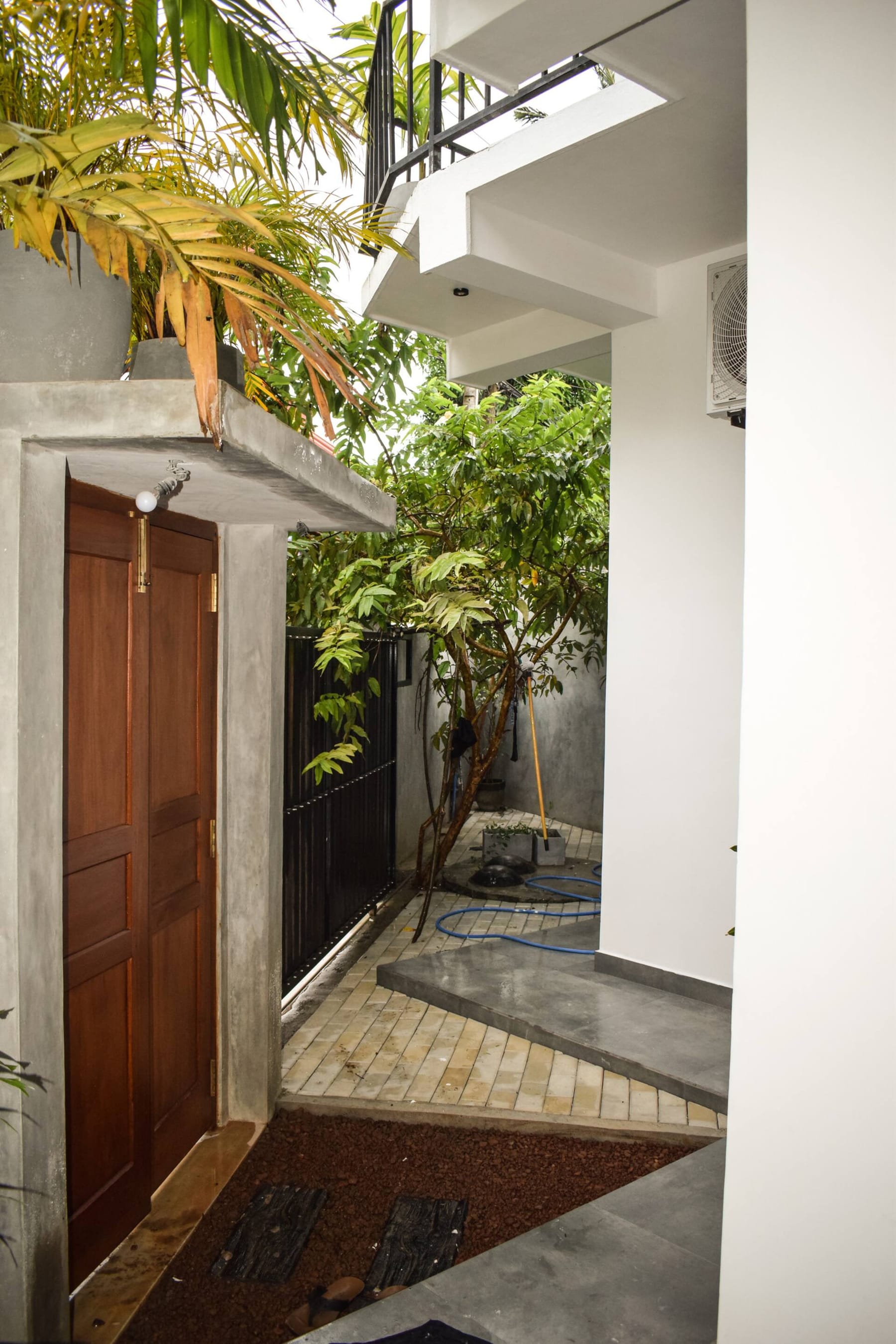 Das Haus und der Garten — 5